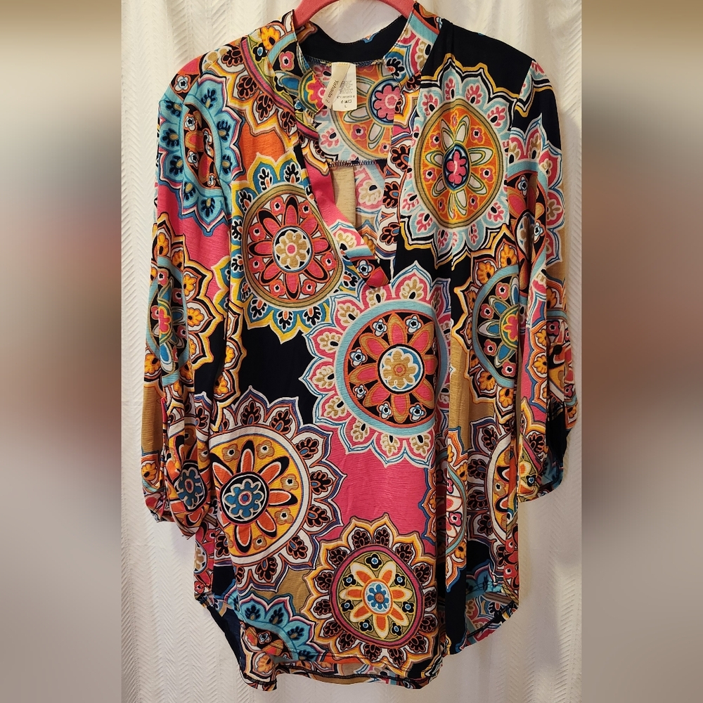 Yahada Multicolor Print Blouse, Large